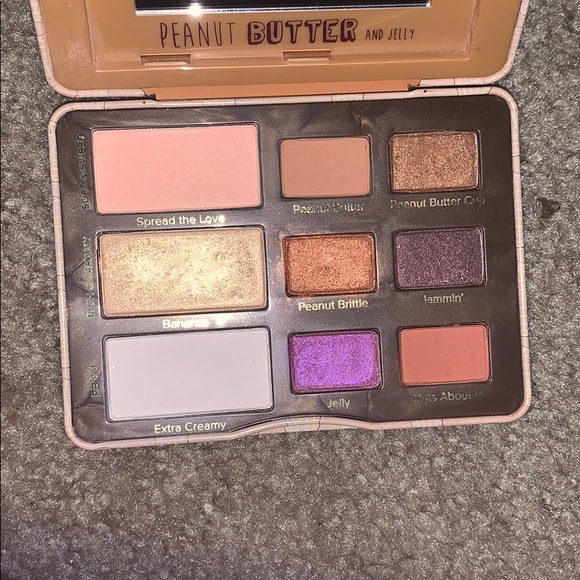Too Faced Peanut Butter & Jelly Eyeshadow Palette - Picture 6 of 7
